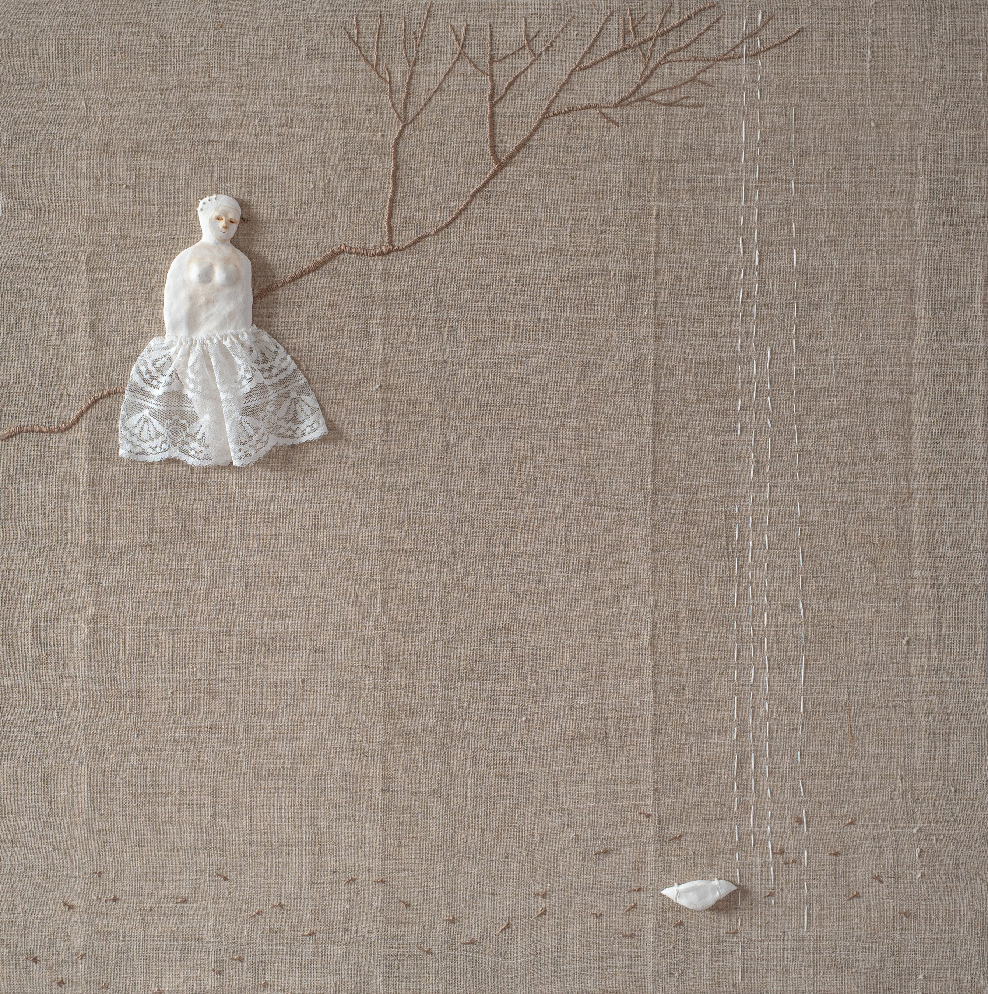 Валя прикрыла хвостик