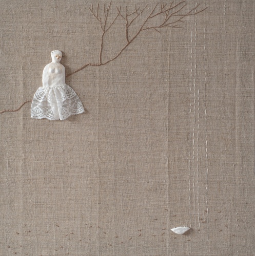 Валя прикрыла хвостик