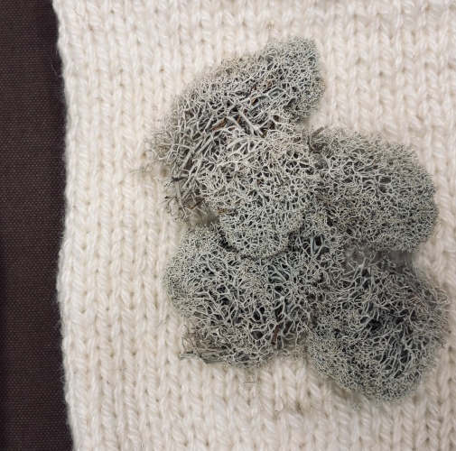 Наколенники. Фрагмент